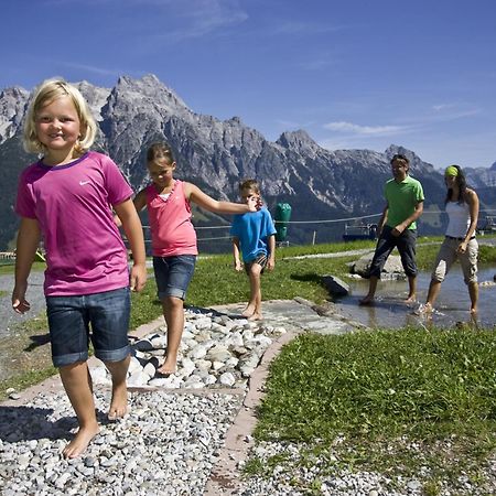 Hotel Bacher Asitzstubn Leogang Exteriör bild