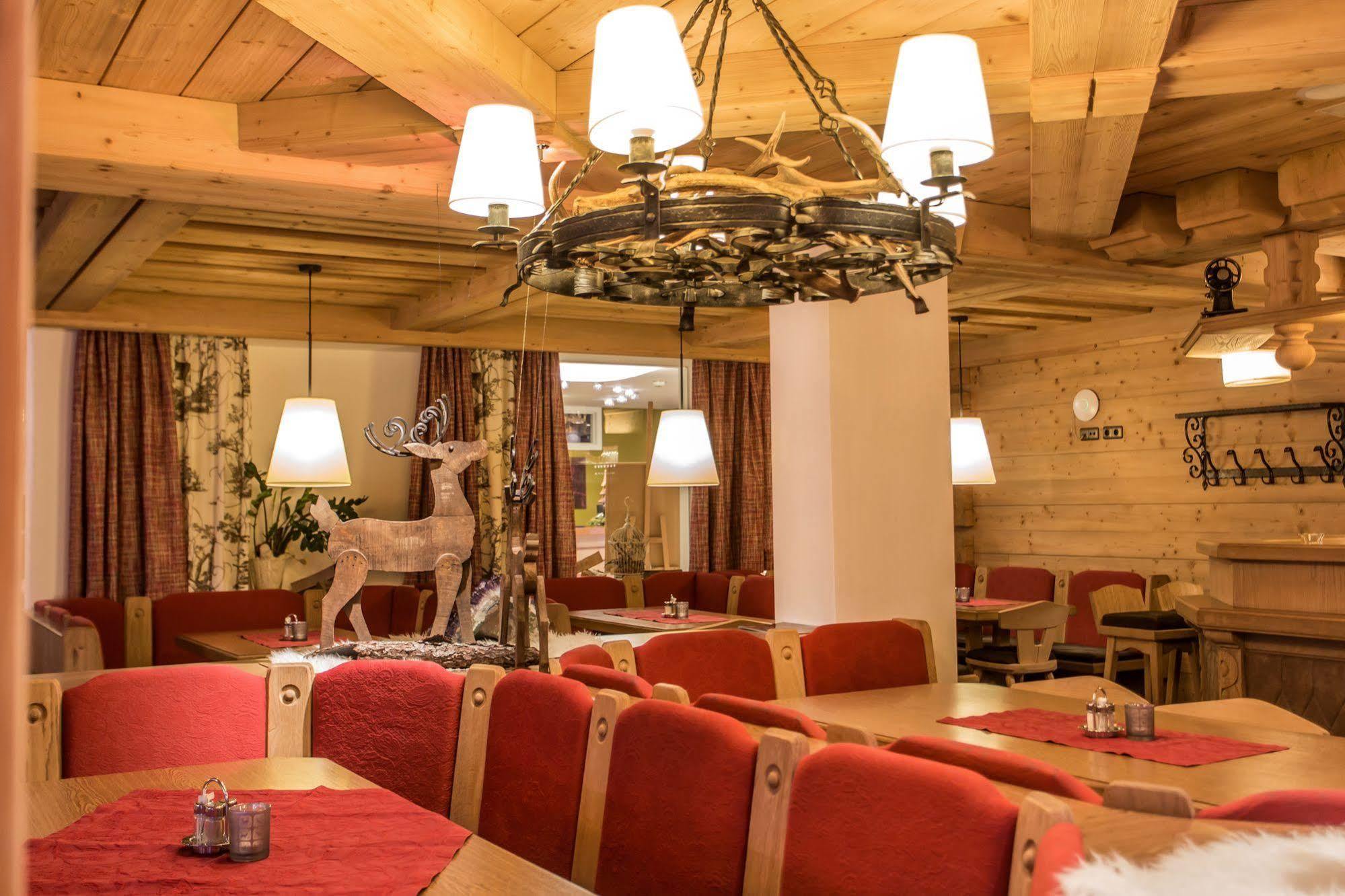 Hotel Bacher Asitzstubn Leogang Exteriör bild