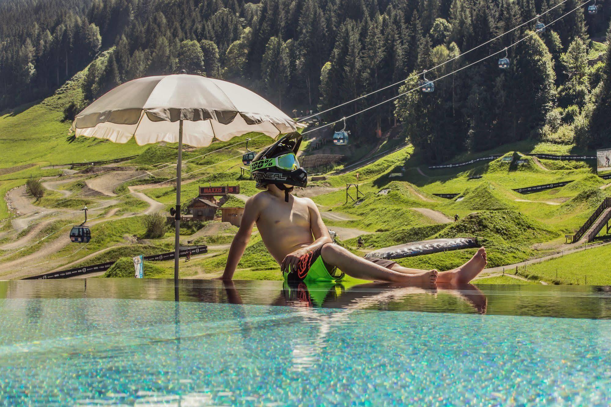 Hotel Bacher Asitzstubn Leogang Exteriör bild