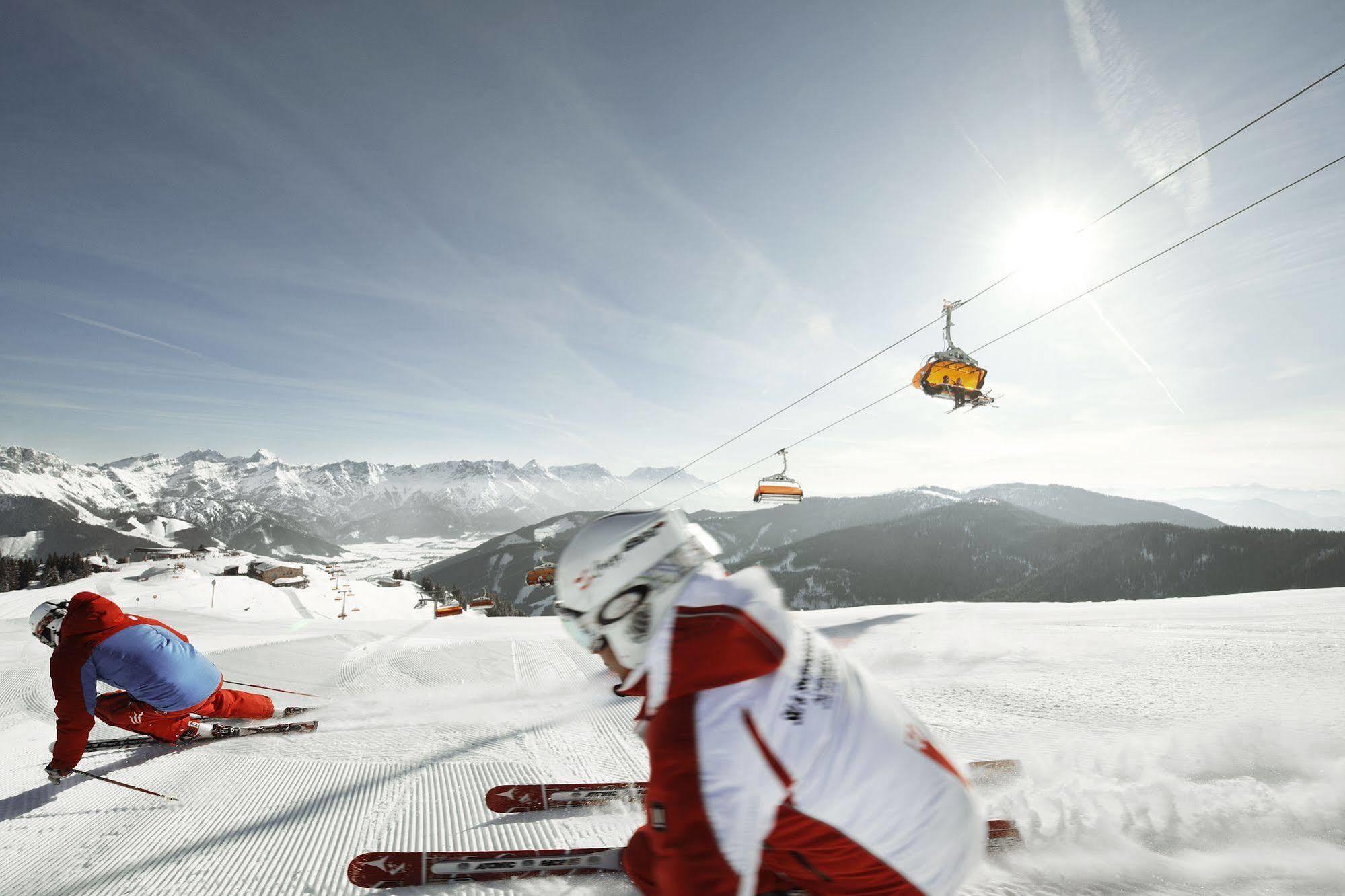 Hotel Bacher Asitzstubn Leogang Exteriör bild