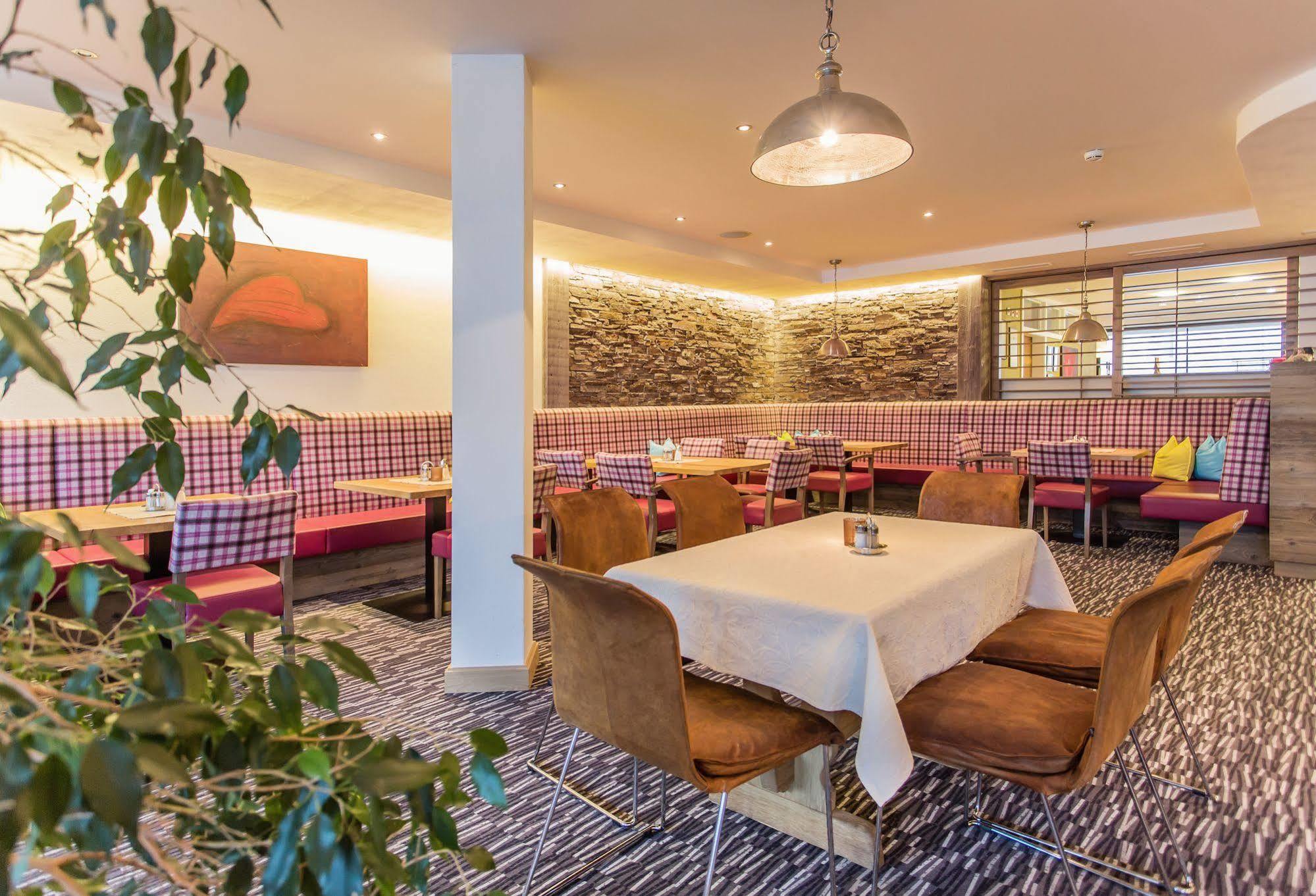 Hotel Bacher Asitzstubn Leogang Exteriör bild